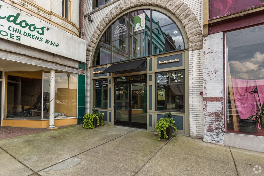 142 Public Sq, Lebanon, TN à louer - Photo du bâtiment - Image 2 de 2