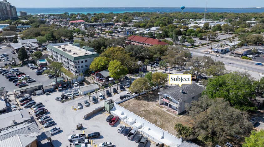 302 Harbor Blvd, Destin, FL à louer - Photo du bâtiment - Image 3 de 11