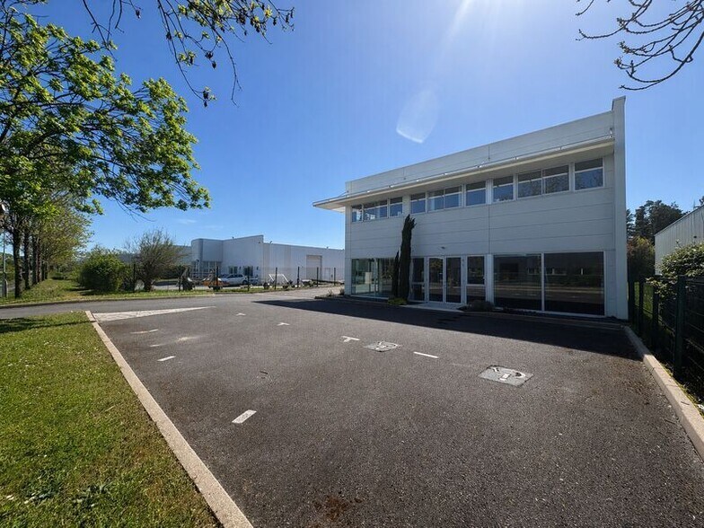Rue Jean Moulin, Orléans for lease - Building Photo - Image 2 of 18