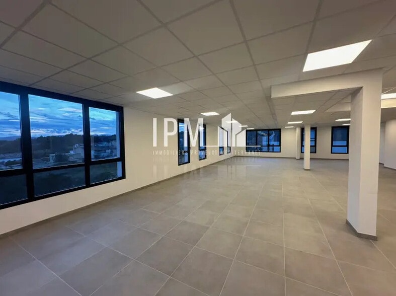 Bureau dans Aubagne à vendre - Photo intérieure - Image 1 de 6
