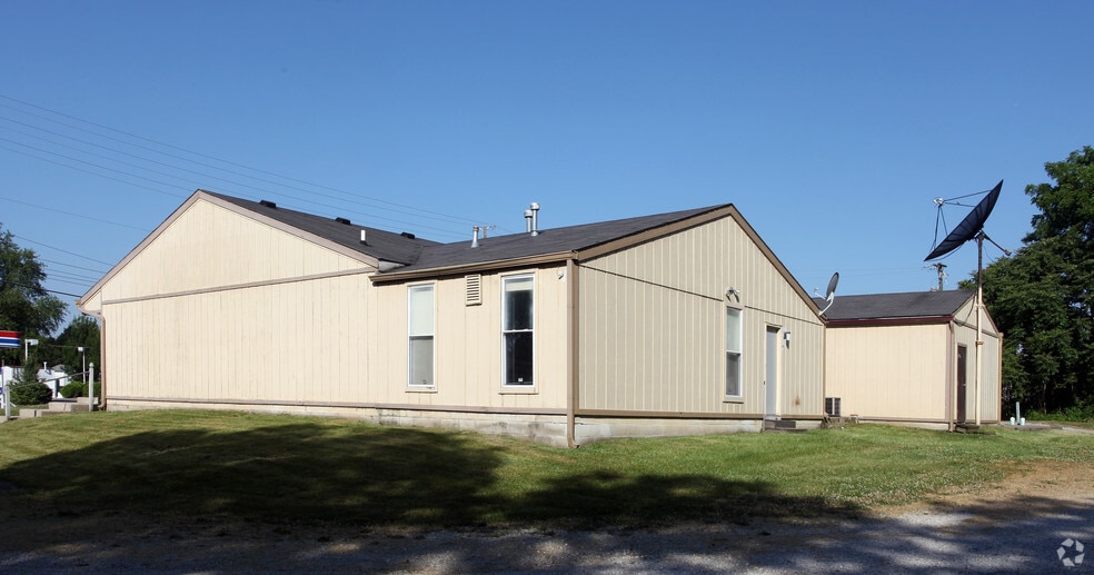 8758 Crawfordsville Rd, Indianapolis, IN à vendre - Photo du bâtiment - Image 2 de 13