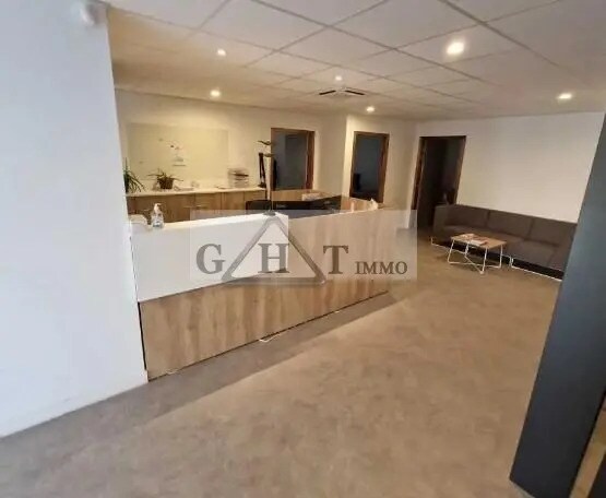 Industrial in Fontenay-sous-Bois for sale - Interior Photo - Image 3 of 5