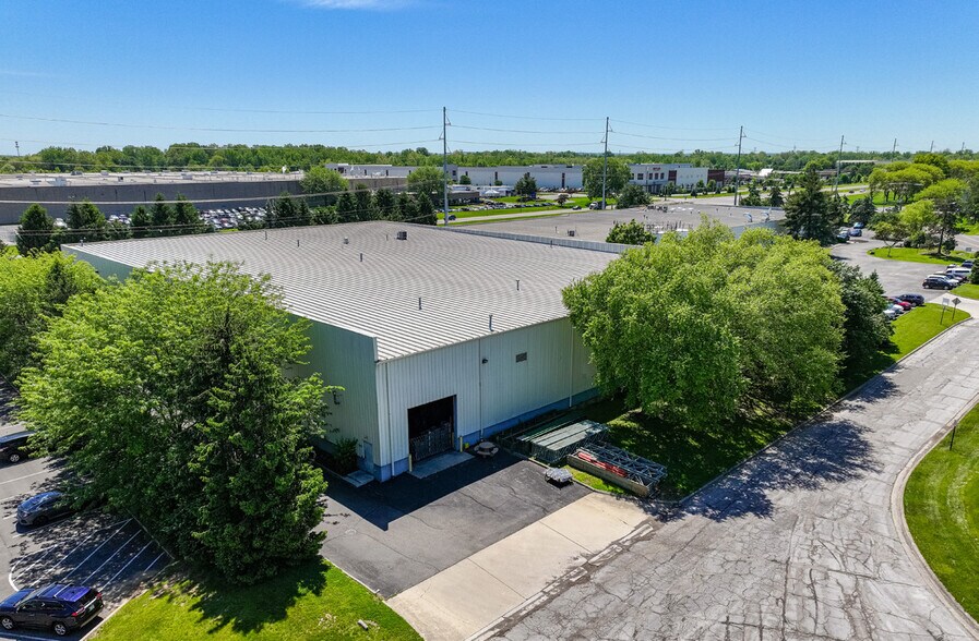 4343 S Hamilton Rd, Groveport, OH à vendre - Photo du bâtiment - Image 2 de 10