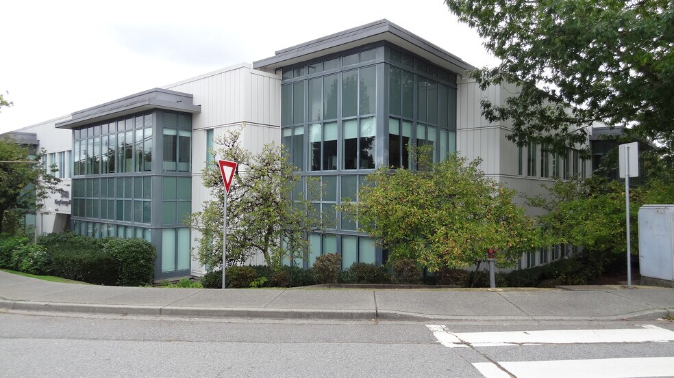 9180 King George Blvd, Surrey, BC à vendre - Photo du bâtiment - Image 2 de 9