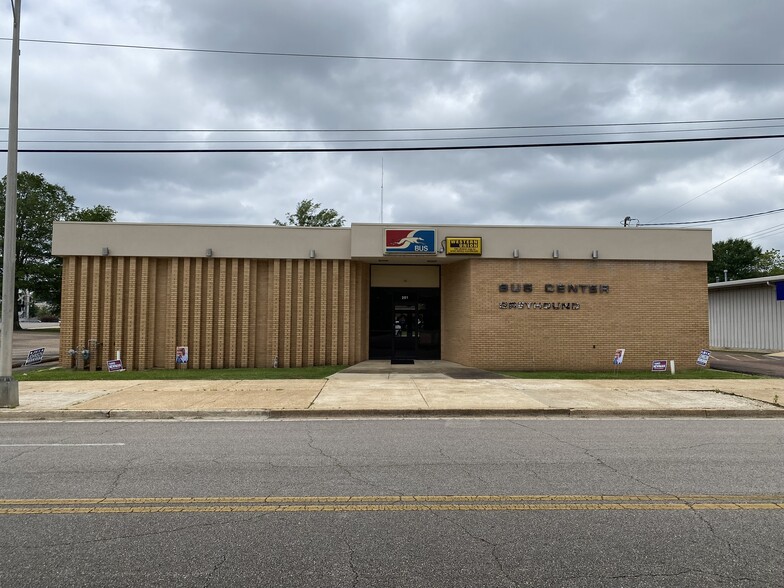 203 Commerce St, Tupelo, MS à vendre - Photo du b timent - Image 3 de 31