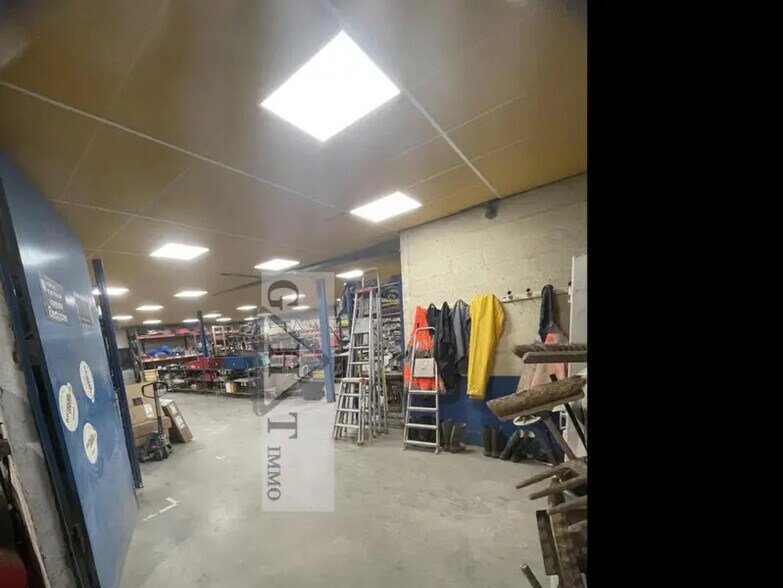 Industrial in Marines for sale - Interior Photo - Image 3 of 6