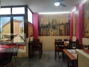 Retail in Barcelona, Barcelona for lease Interior Photo- Image 2 of 28