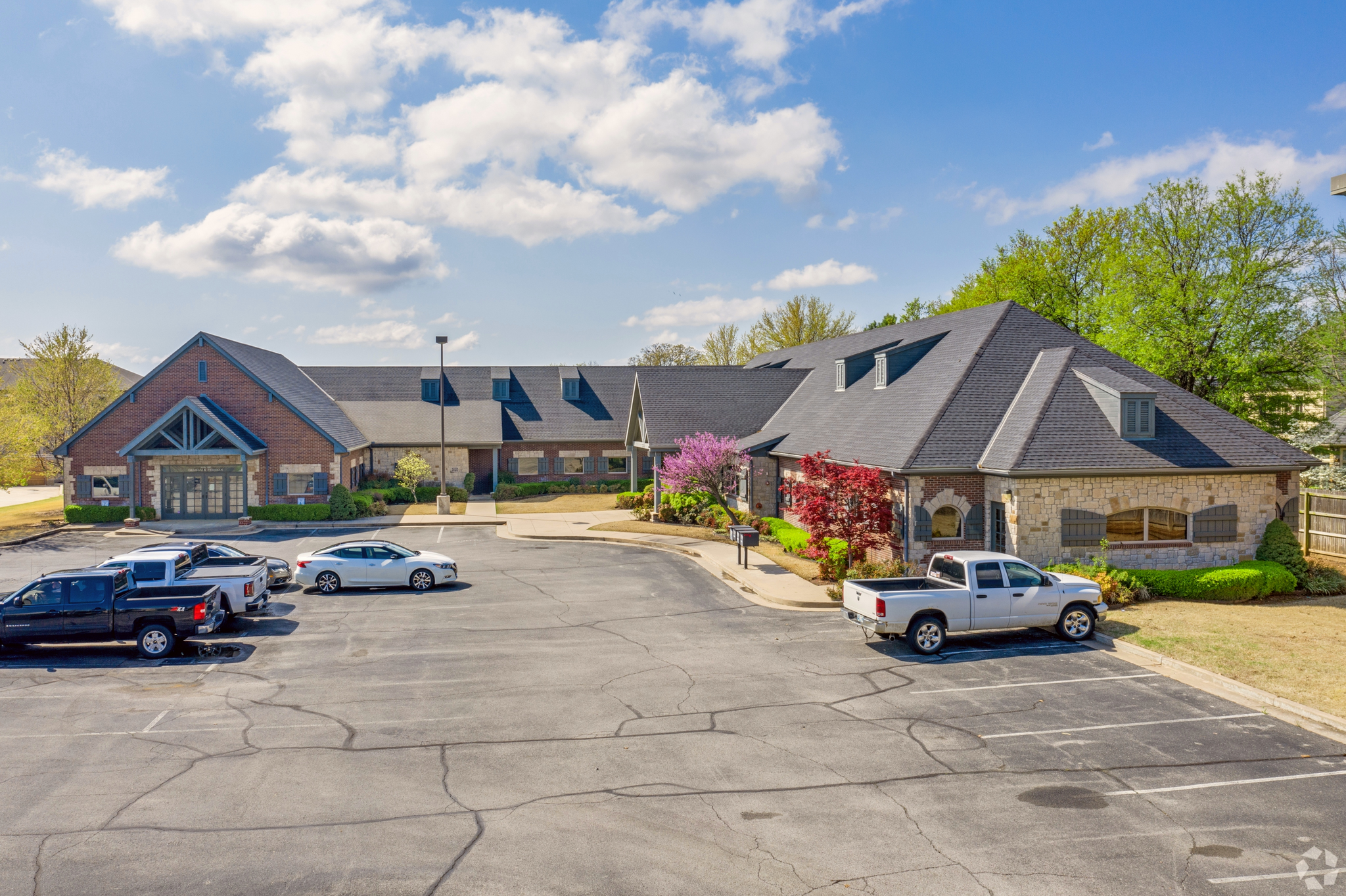 6226 E 101st St, Tulsa, OK for lease Building Photo- Image 1 of 11