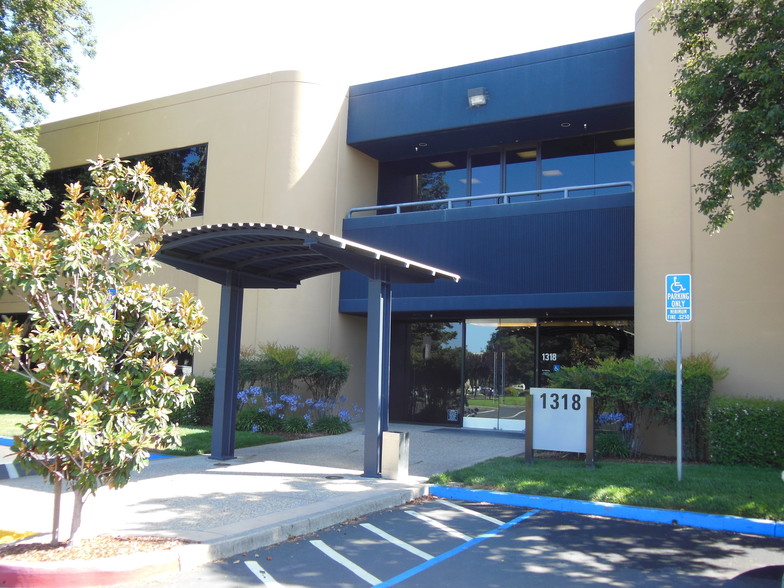 1318 Redwood Way, Petaluma, CA for lease - Building Photo - Image 3 of 15