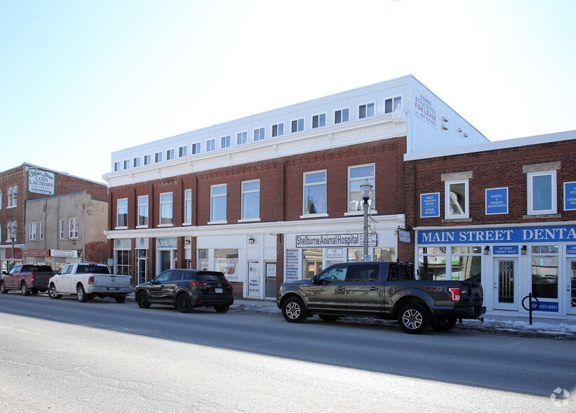 155-165 Main St W, Shelburne, ON à louer - Photo du bâtiment - Image 2 de 7