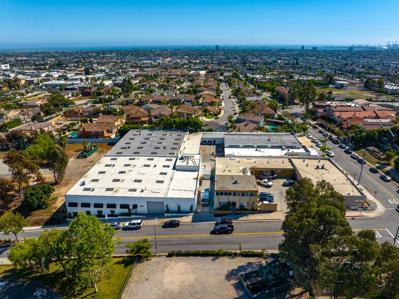 2180 Temple Ave, Long Beach, CA à vendre - Photo du bâtiment - Image 3 de 8