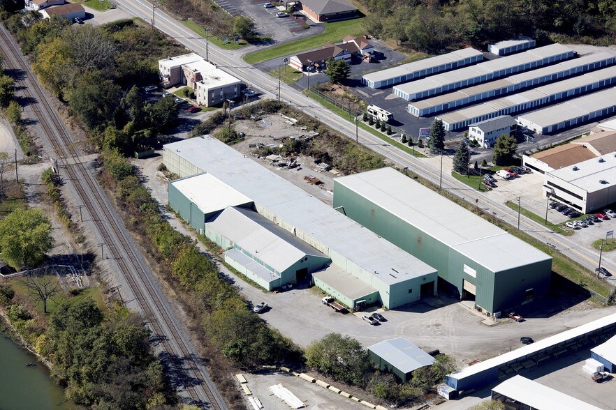 685 State Ave, Vanport, PA à louer - Photo principale - Image 3 de 6