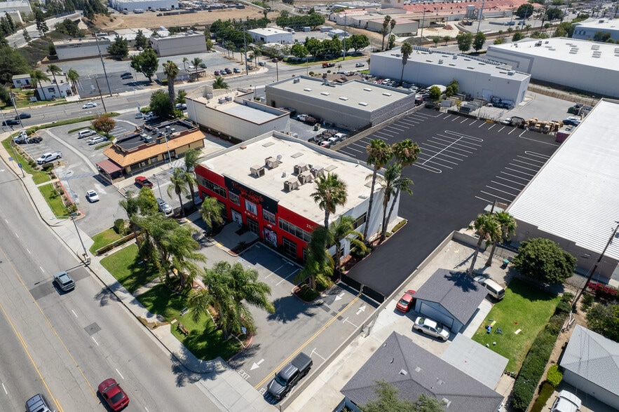 255 N Lincoln Ave, Corona, CA for sale - Building Photo - Image 1 of 11
