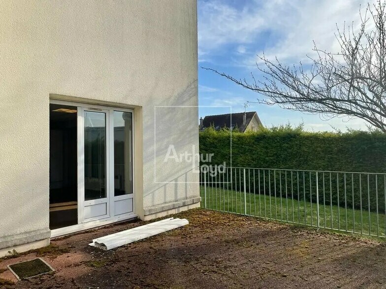 Bureau dans Melun à louer - Photo du bâtiment - Image 3 de 3