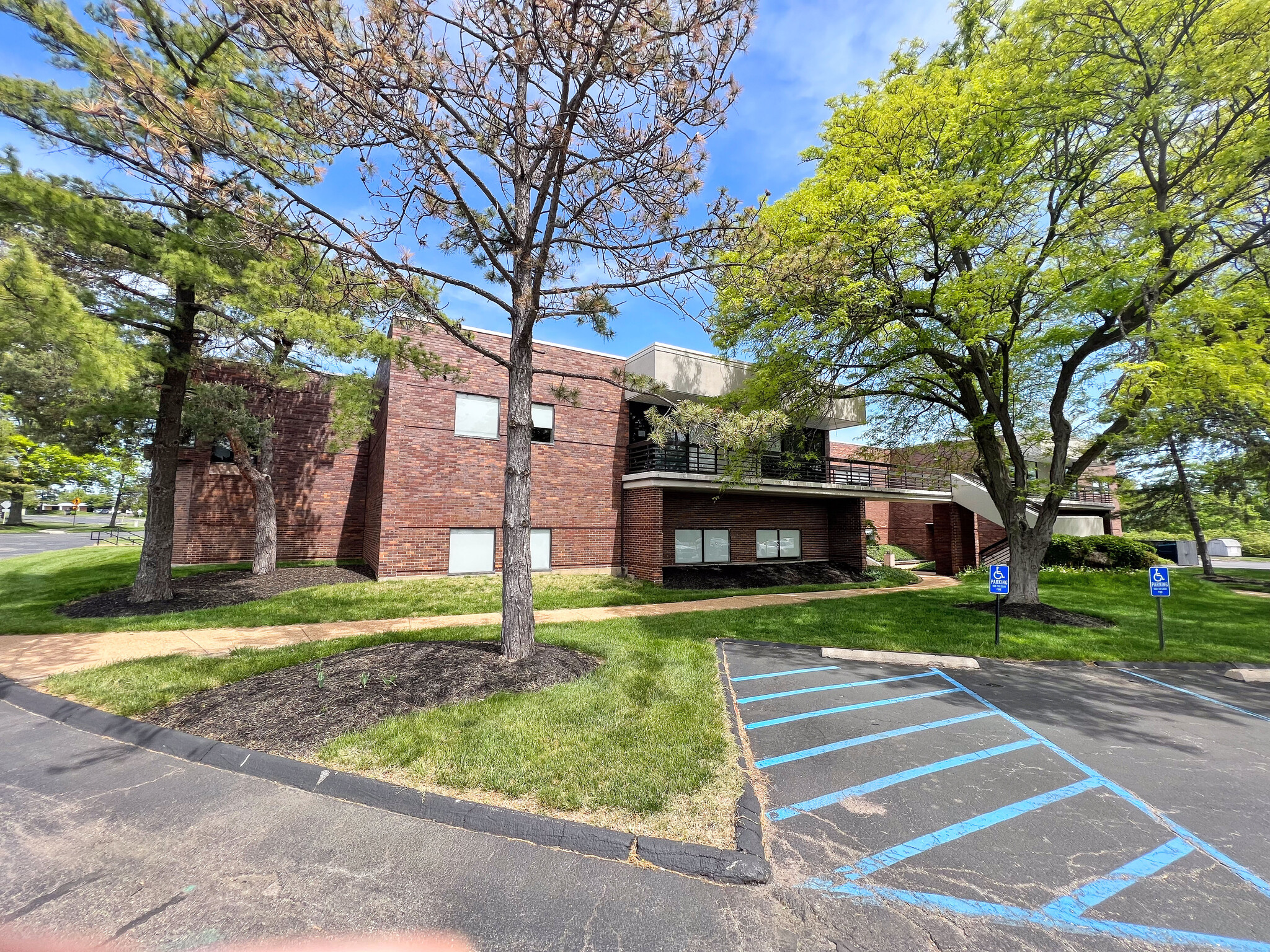 Corporate Square Office Park portfolio of 7 properties for sale on LoopNet.ca Building Photo- Image 1 of 8