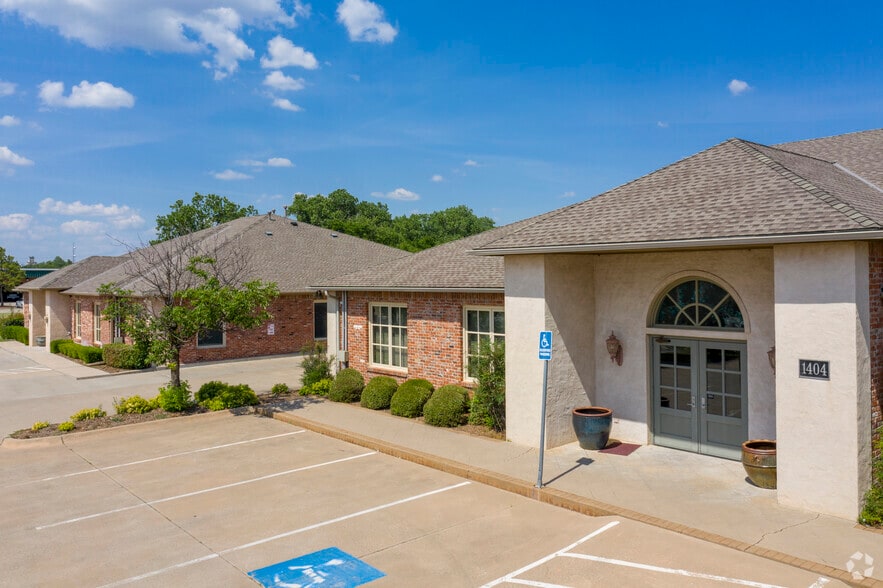 1400 S Fretz Ave, Edmond, OK à vendre - Photo du bâtiment - Image 3 de 16