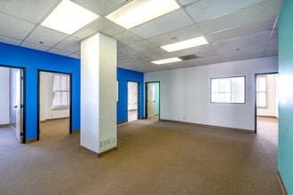 233 A St, San Diego, CA à vendre Photo intérieure- Image 2 de 7