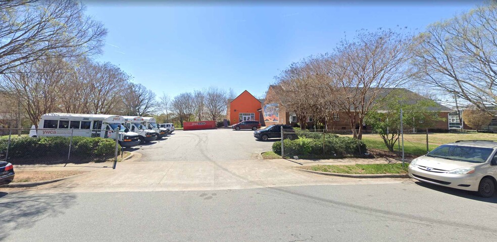 1031 Highland Ave, Winston-Salem, NC for sale - Building Photo - Image 2 of 17