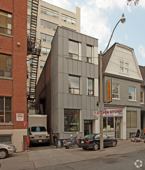 5 Camden St, Toronto, ON à vendre - Photo du bâtiment - Image 1 de 3