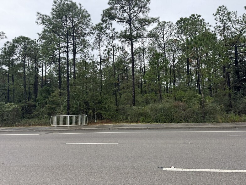 2900 Blk Avalon Blvd, Milton, FL à vendre - Photo du bâtiment - Image 2 de 3