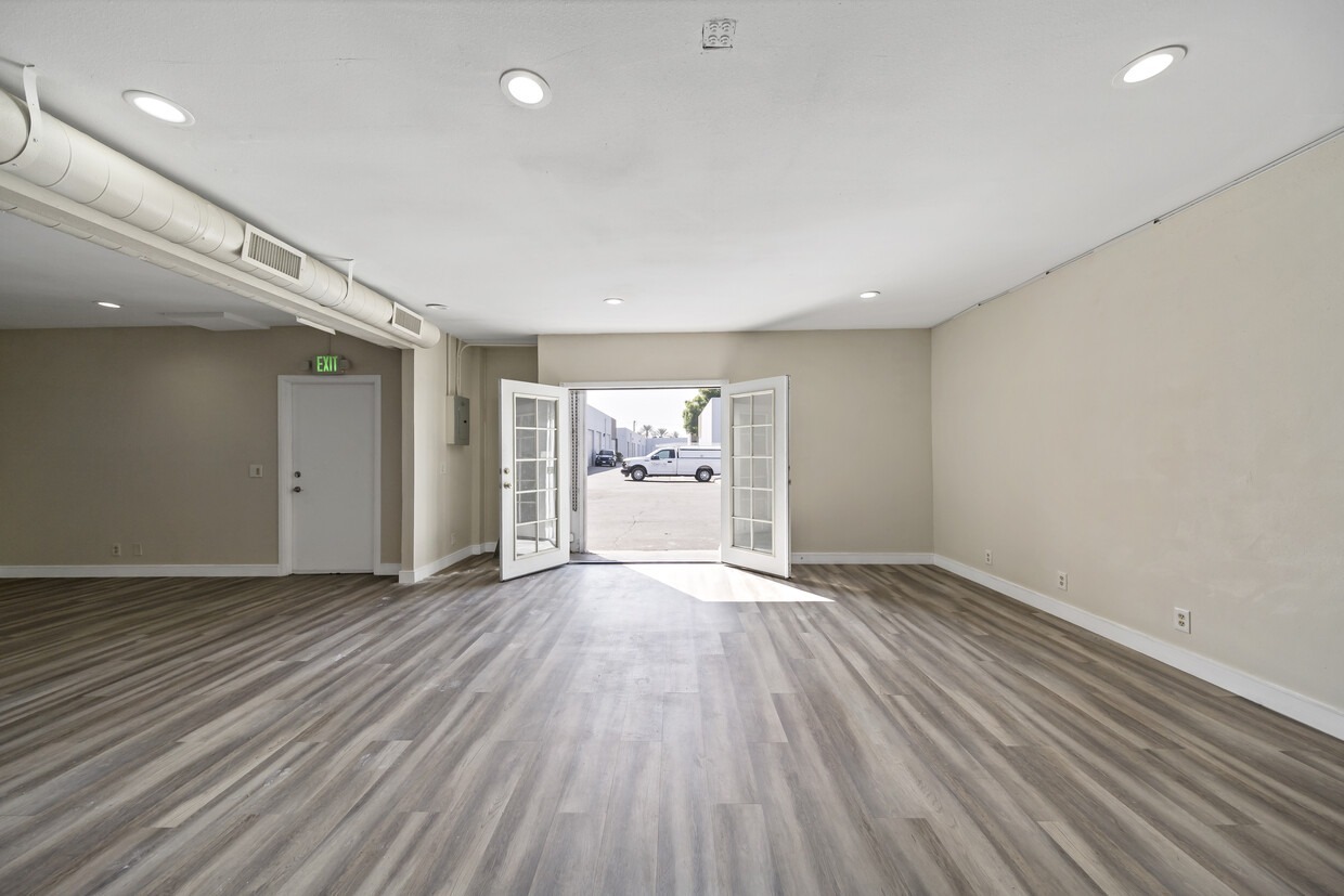 1230 N Jefferson St, Anaheim, CA 92807 - Unité M -  - Photo int rieure - Image 1 of 15