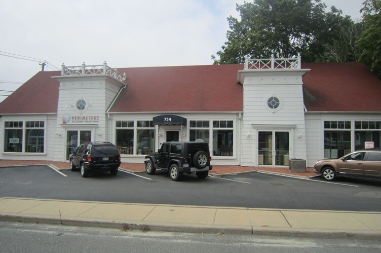 734 Montauk Hwy, Water Mill, NY à louer - Photo du bâtiment - Image 2 de 3