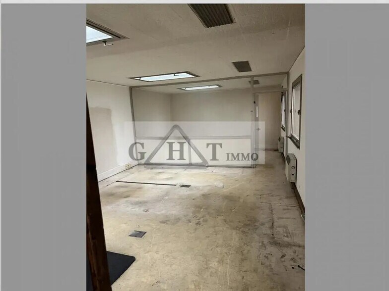 Industrial in Argenteuil for sale - Interior Photo - Image 1 of 6