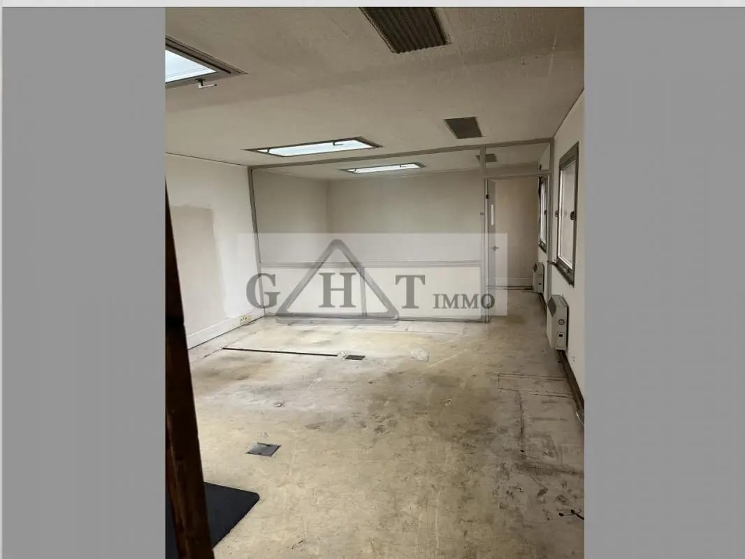 Industrial in Argenteuil for sale Interior Photo- Image 1 of 7