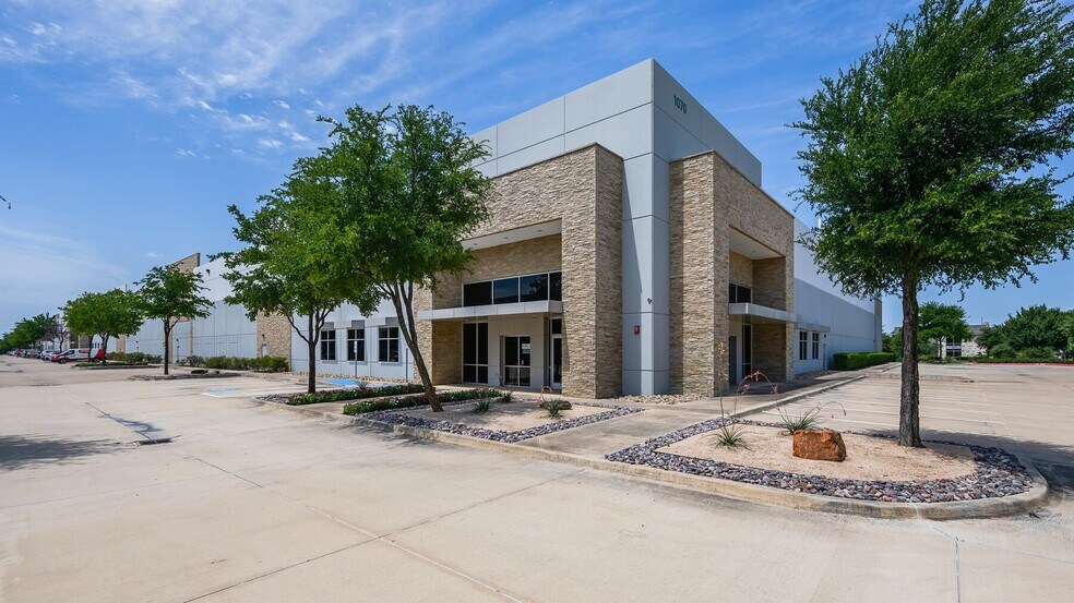 1070 S Kimball Ave, Southlake, TX à louer - Photo du bâtiment - Image 1 de 10