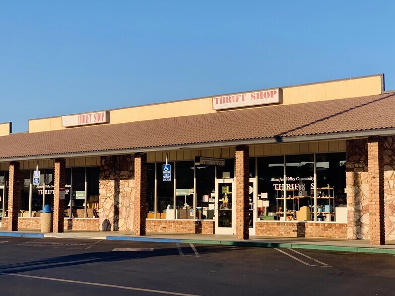26800-26926 Cherry Hills Blvd, Menifee, CA à louer - Photo du bâtiment - Image 3 de 4