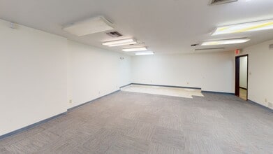 1675 E Seminole St, Springfield, MO à louer Photo du bâtiment- Image 2 de 11