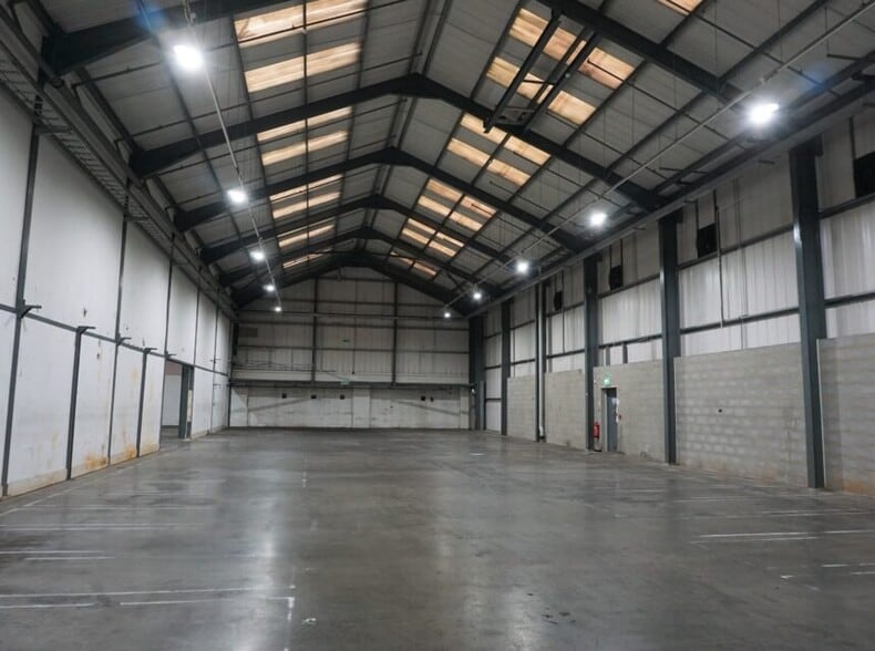 Industrial in Mace Ln, Ashford for lease - Interior Photo - Image 3 of 3