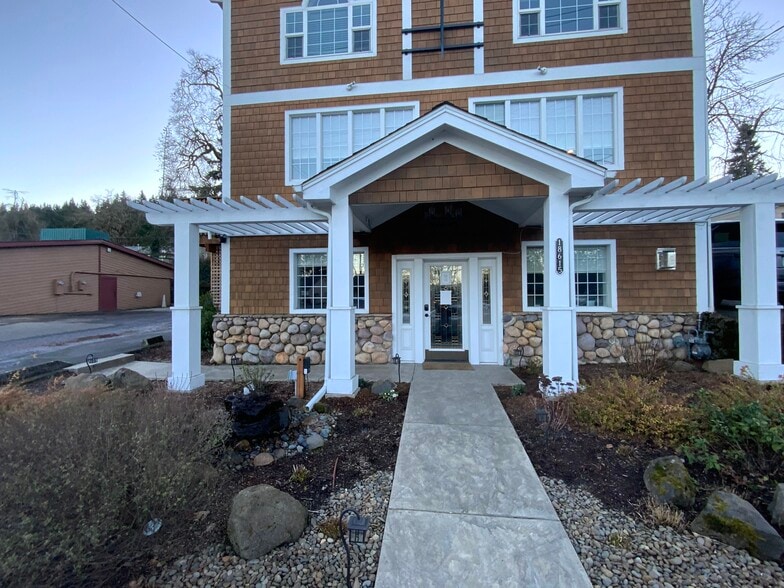 18615 Willamette Dr, West Linn, OR for lease - Building Photo - Image 2 of 8