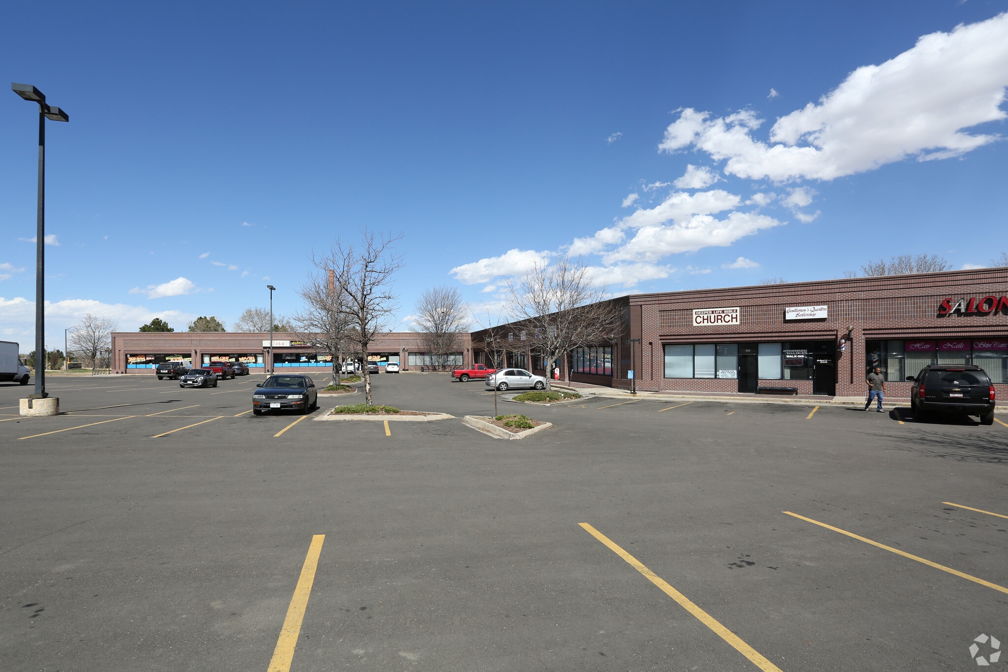 310-386 S Chambers Rd, Aurora, CO for lease Primary Photo- Image 1 of 9