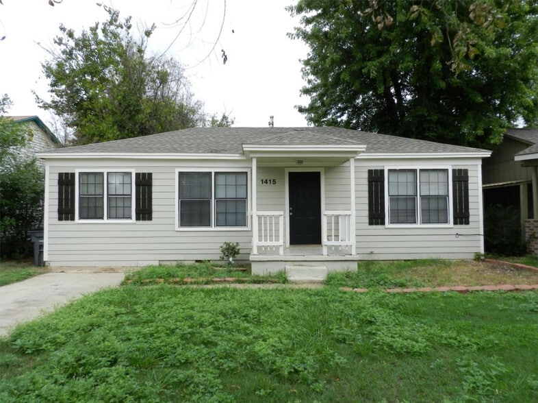 Portfolio of 16 rental properties portfolio of 16 properties for sale on LoopNet.ca - Building Photo - Image 1 of 16