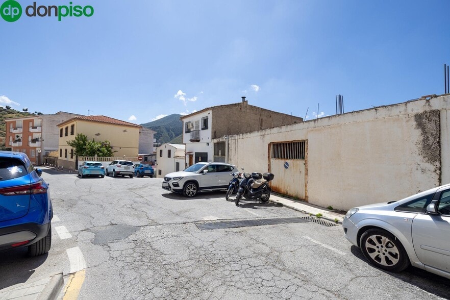Calle María Uceda Díaz, 18, Cenes de la Vega, Granada for sale - Building Photo - Image 3 of 17