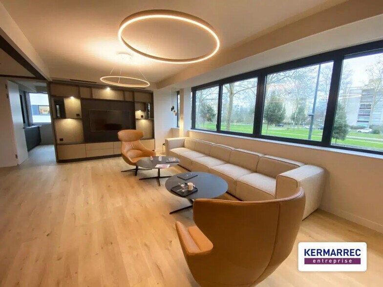 Office in Rennes for lease - Building Photo - Image 1 of 5