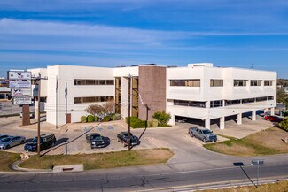 Plus de détails pour 9504 N IH-35, San Antonio, TX - Bureau à louer