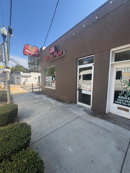 225 N McDonough St, Decatur, GA à louer - Photo du bâtiment - Image 3 de 3