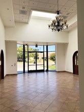 607 Airpark Rd, Napa, CA for lease Building Photo- Image 2 of 5