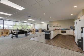 301 S Perimeter Park Dr, Nashville, TN for lease Interior Photo- Image 1 of 3