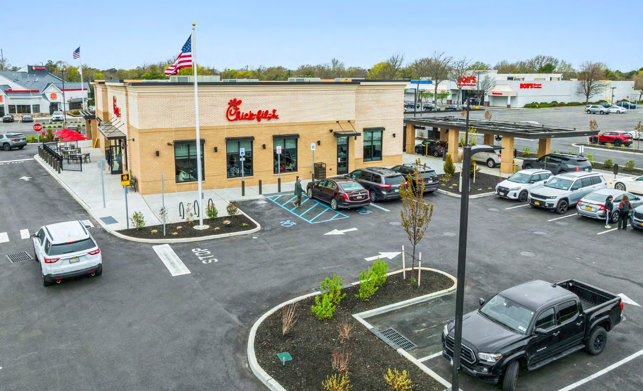 5163 Sunrise Hwy, Bohemia, NY à vendre Photo du bâtiment- Image 1 de 12