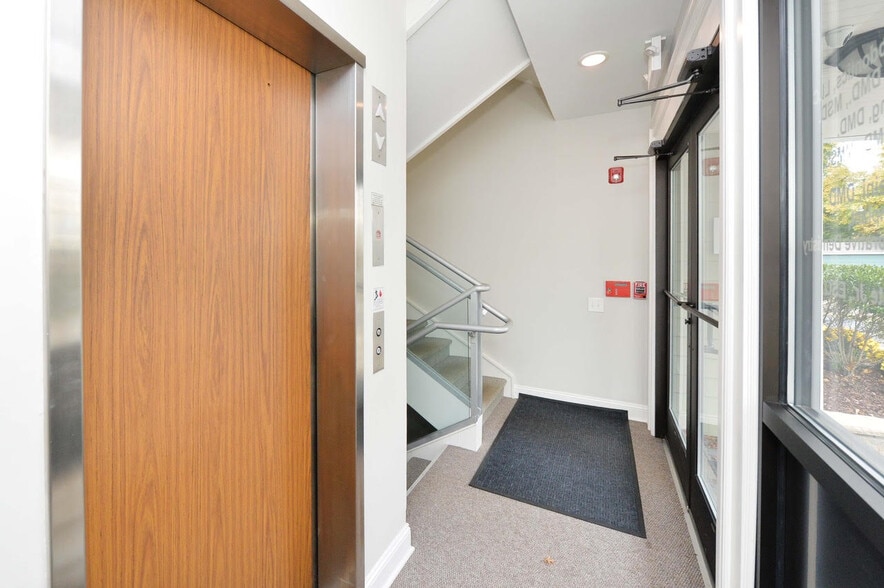 145 Prospect St, Ridgewood, NJ for lease - Building Photo - Image 3 of 5