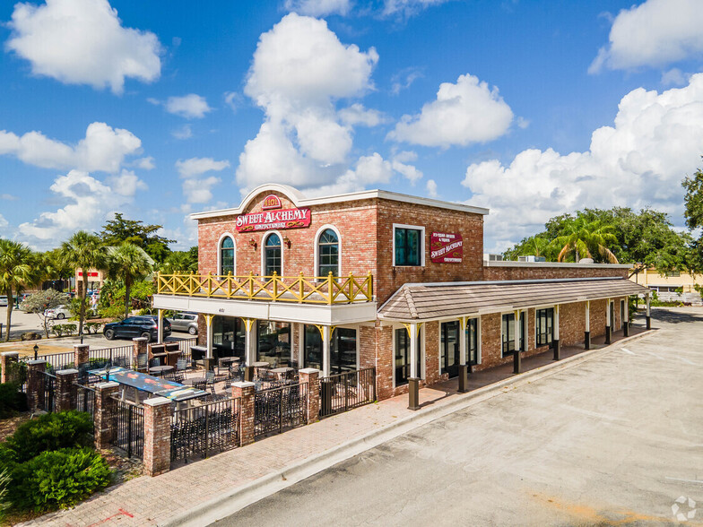 Three Leased Restaurants on 3.4 Acres portfolio of 3 properties for sale on LoopNet.ca - Building Photo - Image 2 of 30