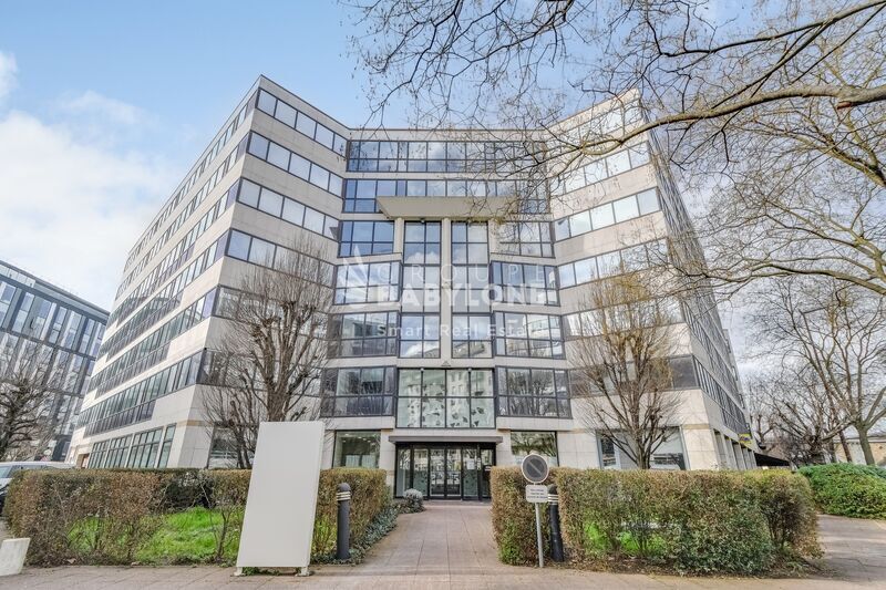 Bureau dans Issy-les-Moulineaux à louer - Photo du bâtiment - Image 2 de 20