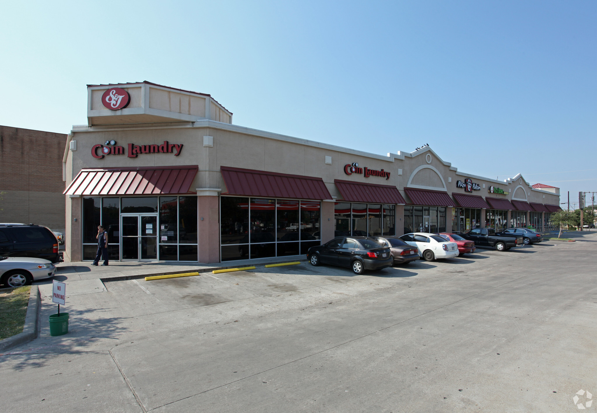 5626 Maple Ave, Dallas, TX for lease Primary Photo- Image 1 of 2