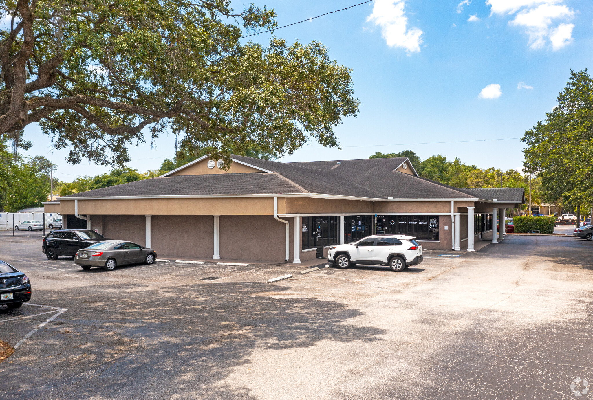 1111 Oakfield Dr, Brandon, FL for sale Primary Photo- Image 1 of 1