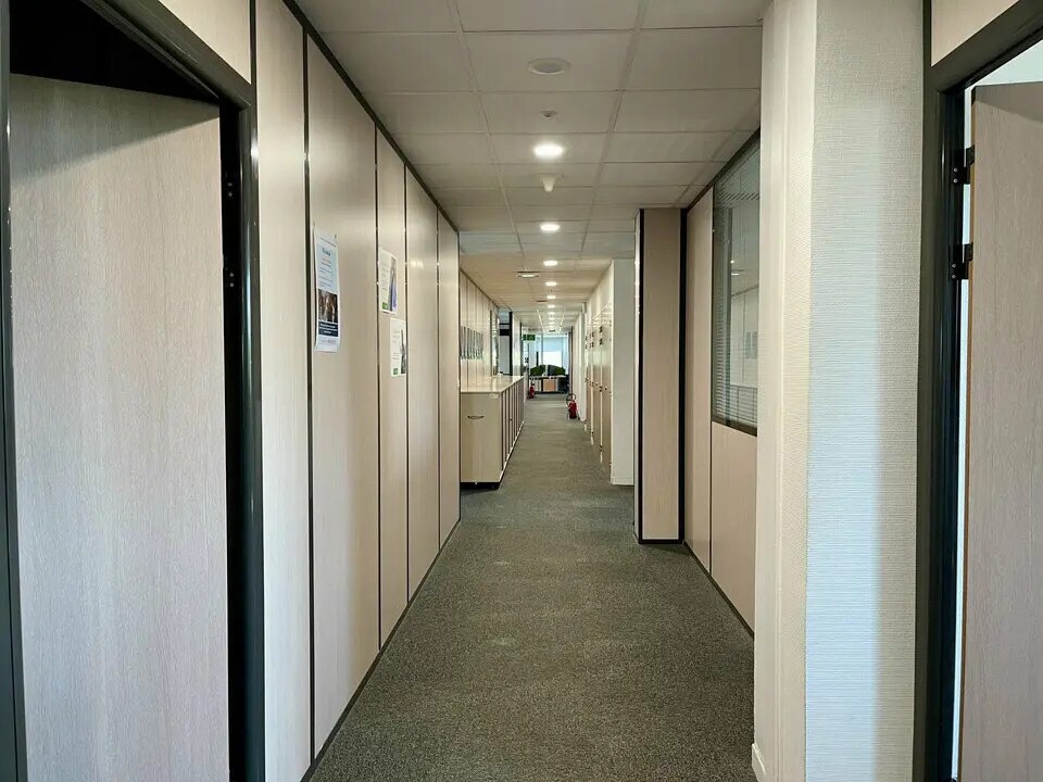 Office in Aix-en-Provence for lease Interior Photo- Image 1 of 2
