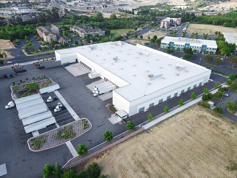 4750 Business Center Dr, Fairfield, CA à louer - Photo du bâtiment - Image 2 de 14