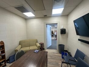 9050 New Jackson Hwy, Magnolia, KY for lease Interior Photo- Image 2 of 4